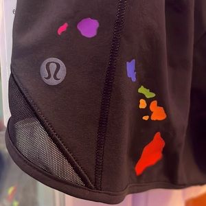 RARE Hawaiian Decal Lululemon Hotty Hots Shorts